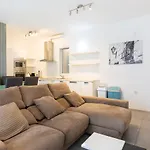 아파트 Sunny & Beautiful Views, Amazing Design & Terrace By 360 Estates *