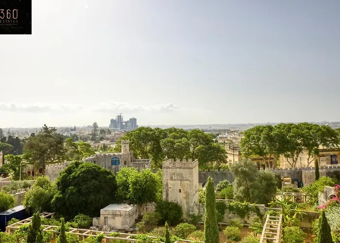 Sunny & Beautiful Views, Amazing Design & Terrace By 360 Estates