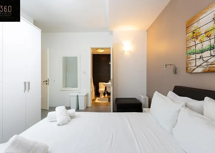 Sunny & Beautiful Views, Amazing Design & Terrace By 360 Estates * Lija