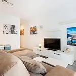 Sunny & Beautiful Views, Amazing Design & Terrace By 360 Estates Appartement Lija