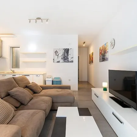 Sunny & Beautiful Views, Amazing Design & Terrace By 360 Estates Apartment