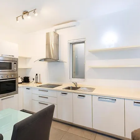 דירה Sunny & Beautiful Views, Amazing Design & Terrace By 360 Estates Lija