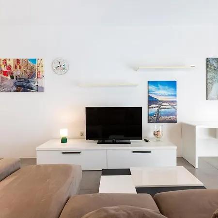 Appartement Sunny & Beautiful Views, Amazing Design & Terrace By 360 Estates Lija