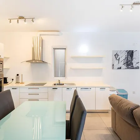 Sunny & Beautiful Views, Amazing Design & Terrace By 360 Estates Lija