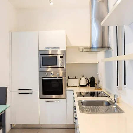 Sunny & Beautiful Views, Amazing Design & Terrace By 360 Estates *