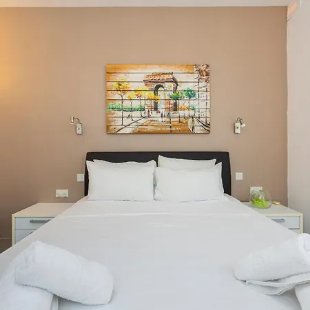 Sunny & Beautiful Views, Amazing Design & Terrace By 360 Estates Apartment