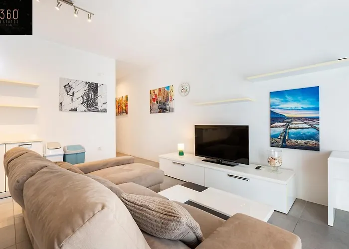 Sunny & Beautiful Views, Amazing Design & Terrace By 360 Estates Apartament Lija